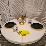 Apartman Un Coltisor De Rai - La O Privire De Centrul Vechi