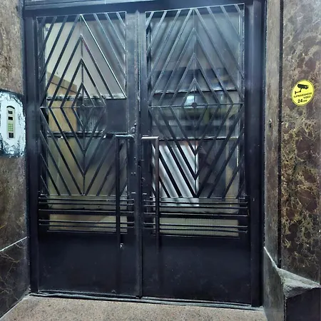 Appartement Un Coltisor De Rai - La O Privire De Centrul Vechi