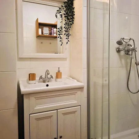 Appartement Un Coltisor De Rai - La O Privire De Centrul Vechi